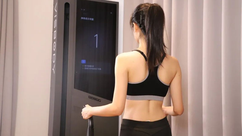 這款搭載奧比中光攝像頭的維塑體型追蹤儀，能40秒復(fù)刻360&deg;身材模型